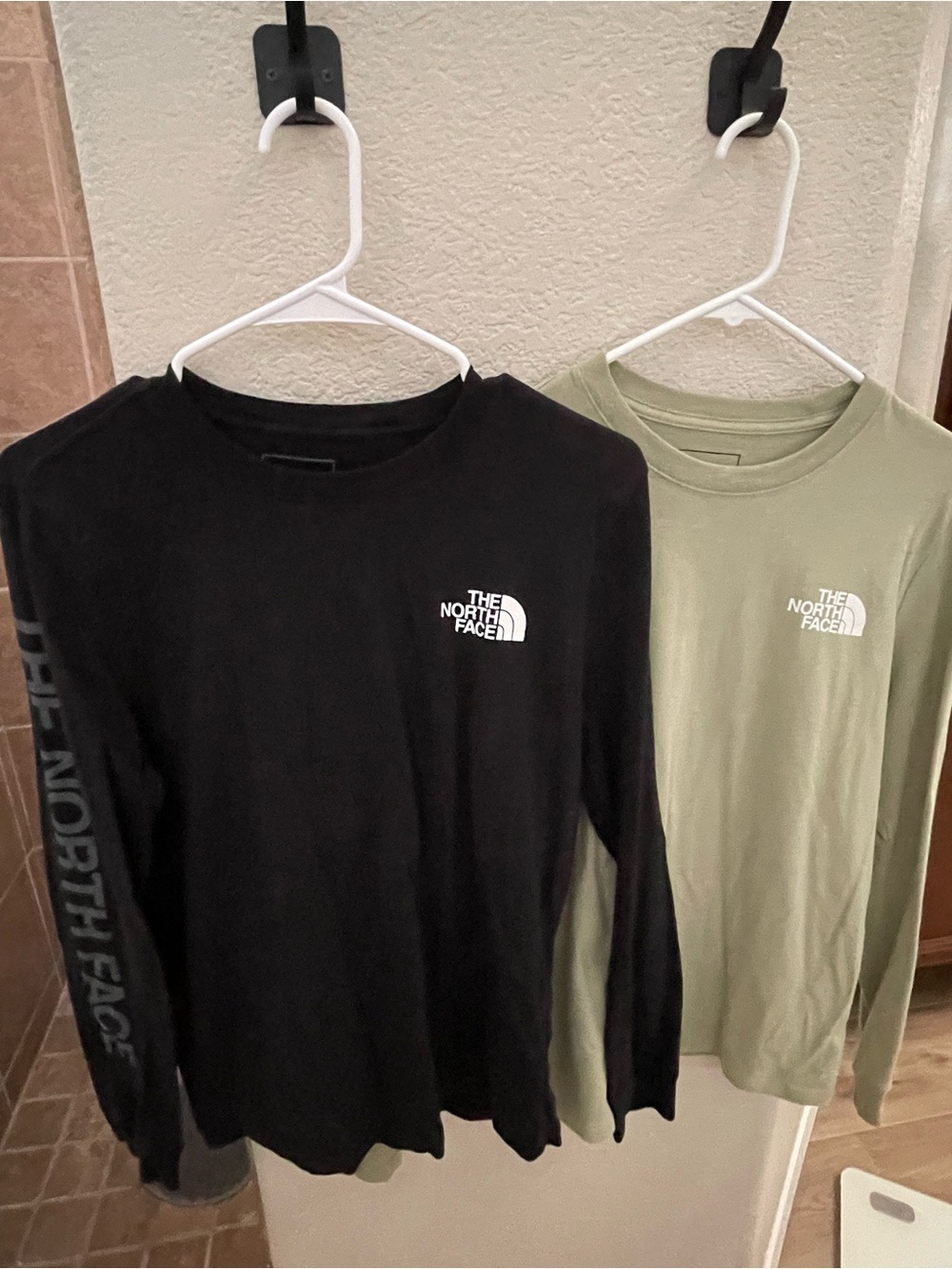 BUNDLE-The North Face Womens Crewneck Long Sleeve Shirts - Black & Olive Green